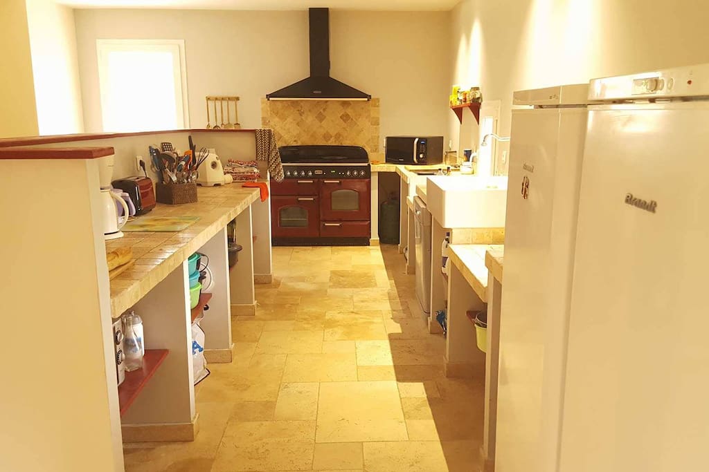 Grande pièce à vivre ou il fait recevoir ses hotes