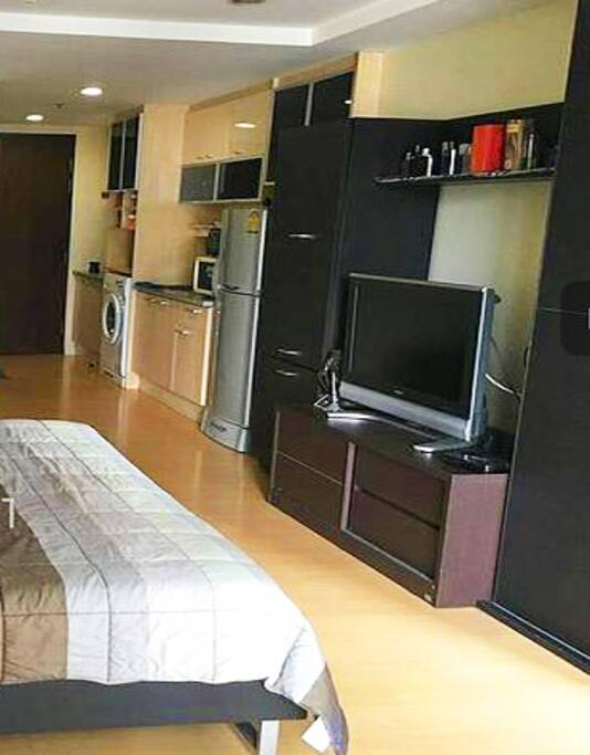 Full kitchen, washing machine, TV etc