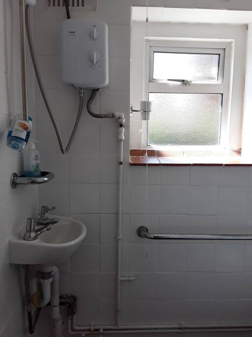 Ensuite shower / wet room