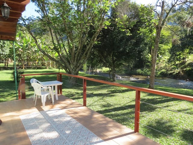 Chácara beira-rio (Wi-Fi, Netflix, Tv a cabo)
