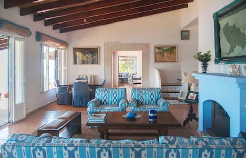 Successful Airbnb property: Rest, peace and luxury in Portocolom in Felanich