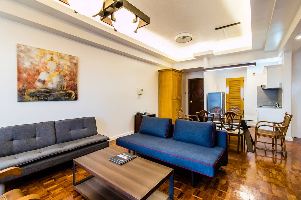 Very Large Living Room with 2 sofa beds
