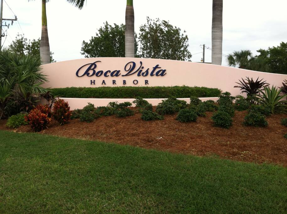 Welcome to beautiful Boca Vista Harbor! Your home away from home!