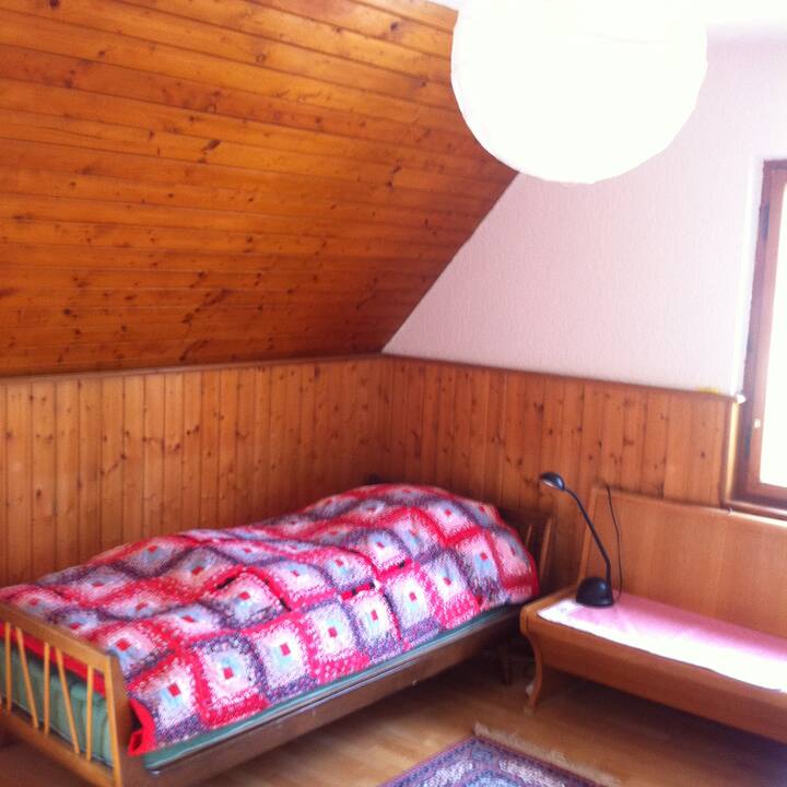 ห้องนอน 1 คนบนชั้น 1