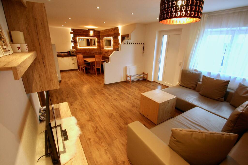 Living and dining area Chalet Apartment Leogang