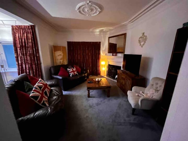 Stunning Ground Floor Apartment With Office - Maidenhead