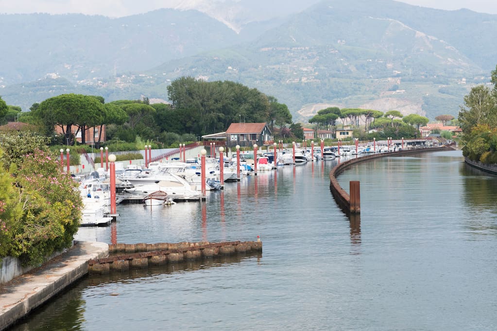porto canale Cinquale, direzione residence