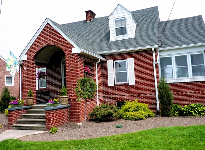 Airbnb Monterey Vacation Rentals Places To Stay Virginia