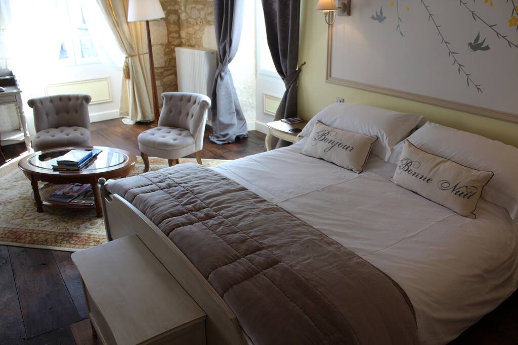 La Place bedroom