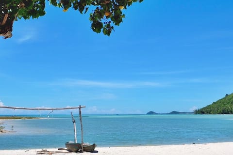 1st ON THE BEACH Luxury Villa private swimmingpool