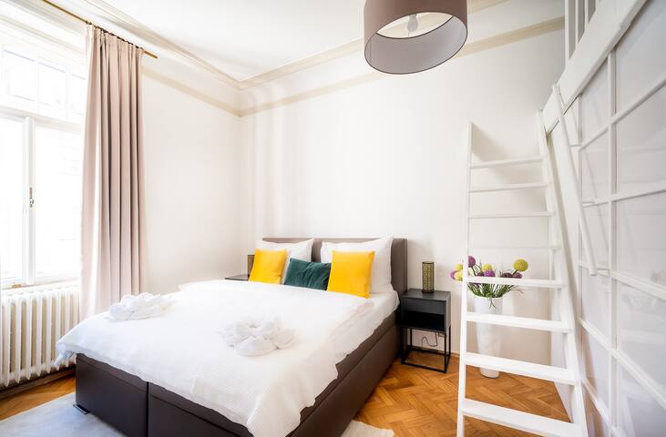 Old Town | Luxurious Kafka family APT gallery image 3