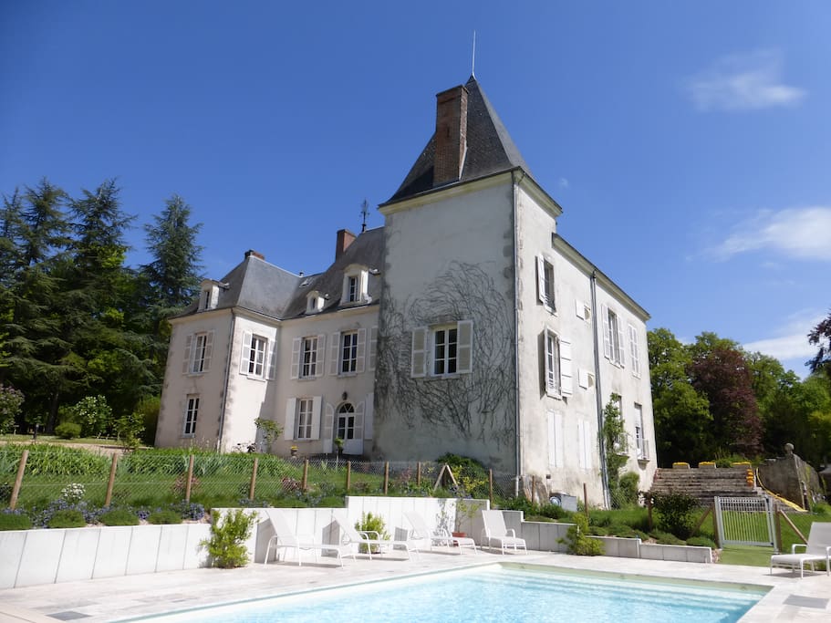 Château de Beaumont : la piscine
