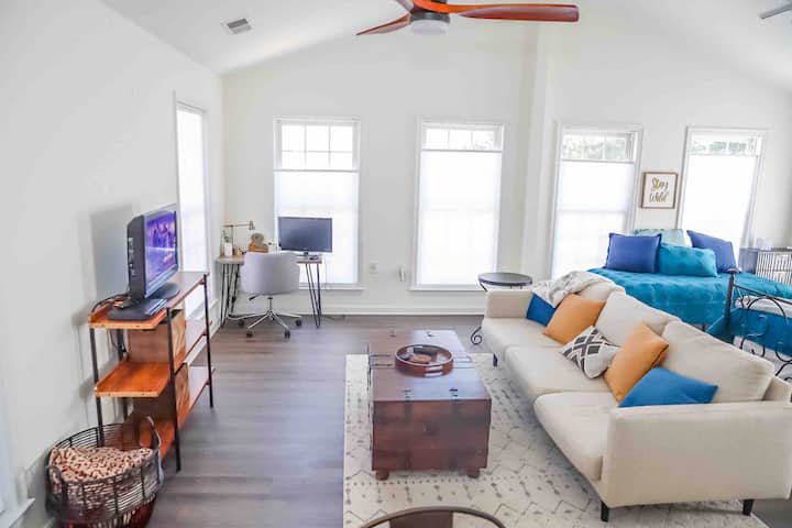 The Guest Suite - Alexandria, VA