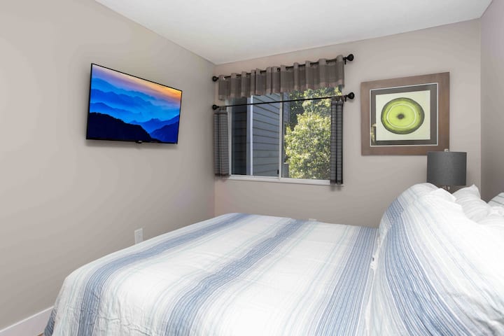 卧室2
标准双人床