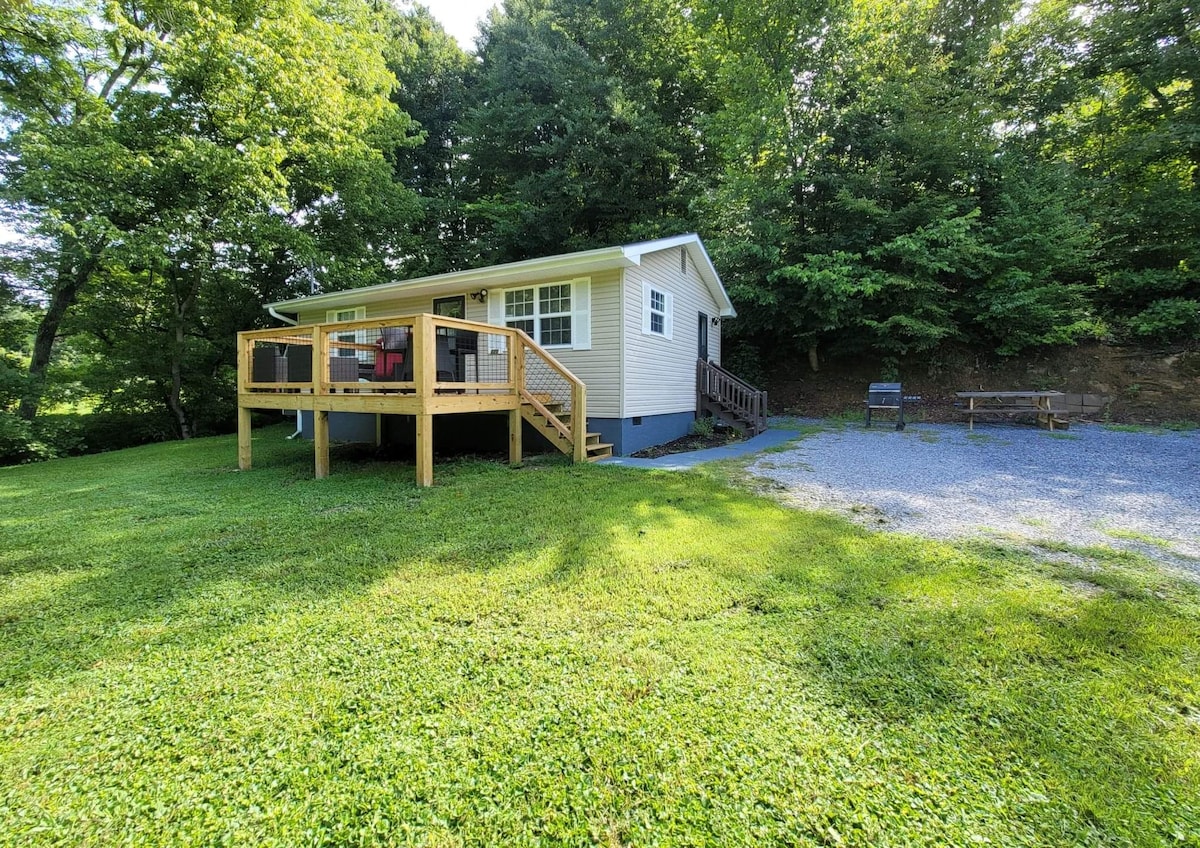 Cozy Creekprivate;close to PF/Sevierville/Knox Cottages for Rent in