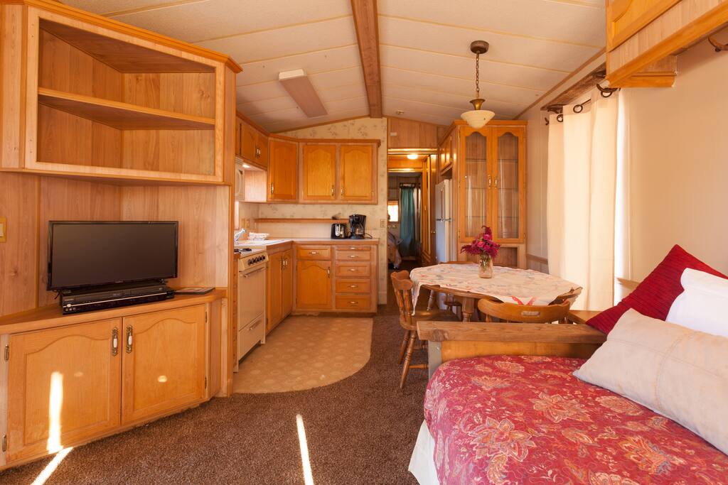 Guest Ranch House, Santa Margarita Ca. 93453 Cabins for Rent in Santa