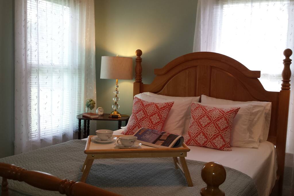 Relax and enjoy breakfast in bed on new queen mattresses (individually wrapped coils)
