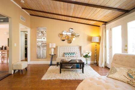 An Oasis near the Sea *Private Room and Bath