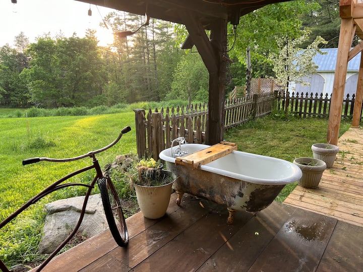 The Honeymoon Barn - hot tub/sauna #1 Airbb S. VT