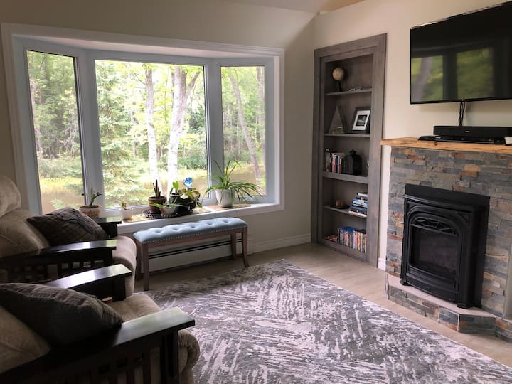 Waterfront Cottage - Sauna & Hot Tub & Ofsc Trail - North Bay