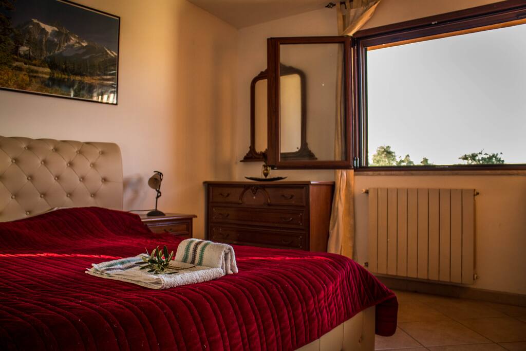 Bedroom 1 - Picture 2