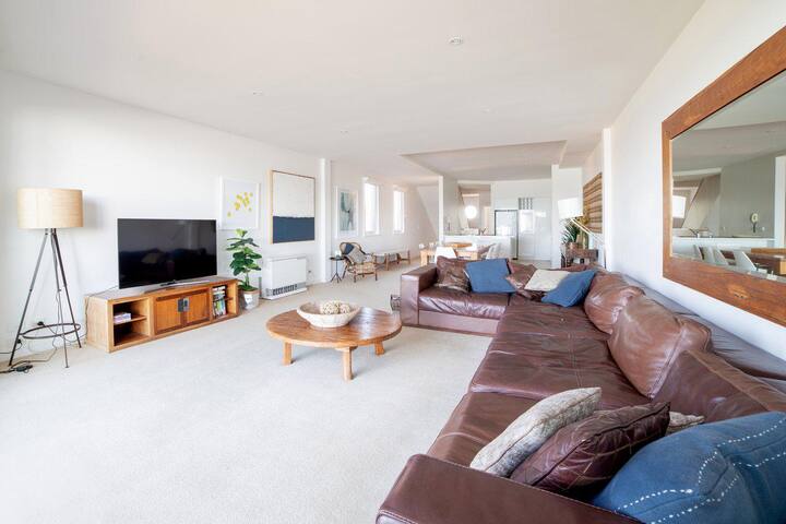 Bayview Beachfront Apartment gallery image 3