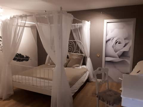 Venice Apartment 20 min- Free Parking- Easy Access