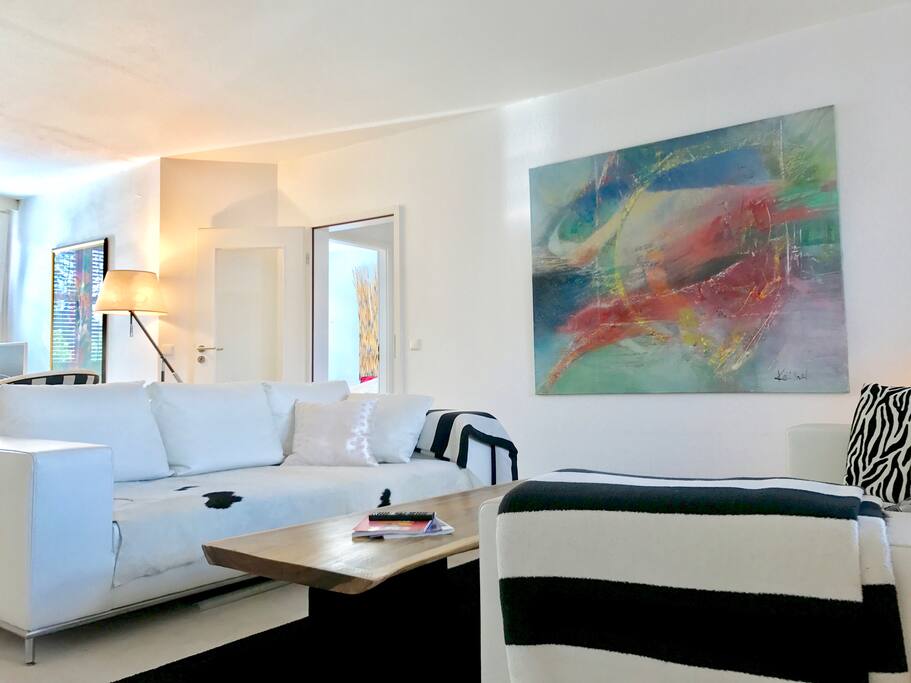 Tons of collectable art and top of the line furniture. HD Smart TV with Netflix, Super fast Wifi and lots of indirekt dimmable lights create an amazing atmosphere any time of the day. Huge artistic living area with loft character - very private - lots of light and beautiful views. Two Ligne Roset Couches with highest standard sleeping options.
APARTMENT BUILT 2017*****
Airport Berlin Tegel is within 10min reach as well as The ICC and The Berlin Zoo. All public transports are available. This is Berlins true center. APARTMENT BUILT 2017*****
Ku’damm
West Berlin
City Center