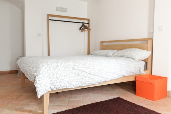 Chumba maradufu cha ghorofa ya chini