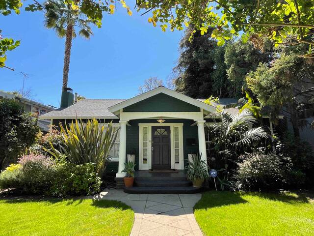 3BR 2B WeHo craftsman-Backyard Paradise-dog heaven gallery image 5