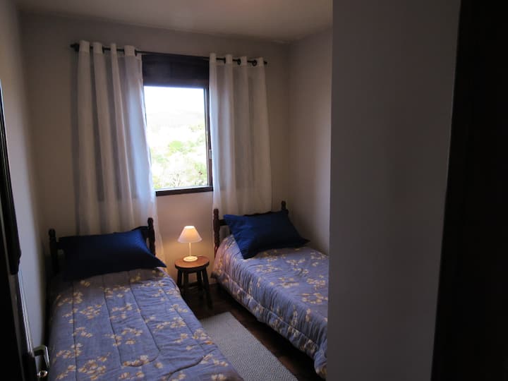 Dhomë me 2 krevate dopio