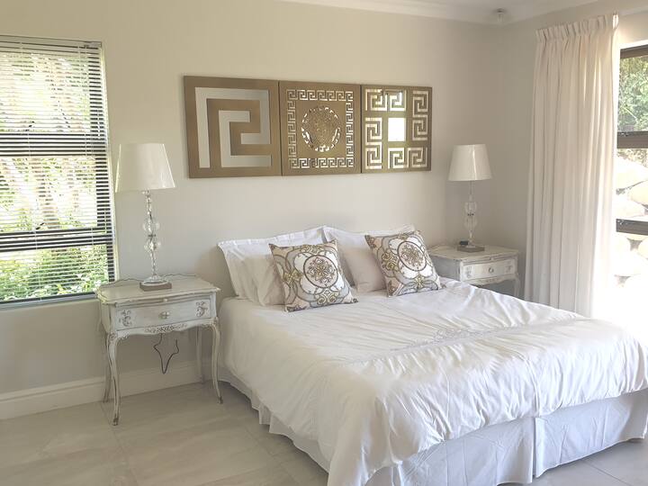 Მასტერ ფლიგელი ბაღზე გასასვლელით