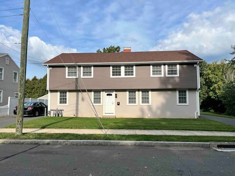Modern 2 Bedroom + Bonus Room New Britain Apt