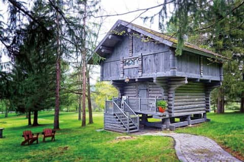 Unique Scandinavian Cabin Treehouse @ Solvang Inn