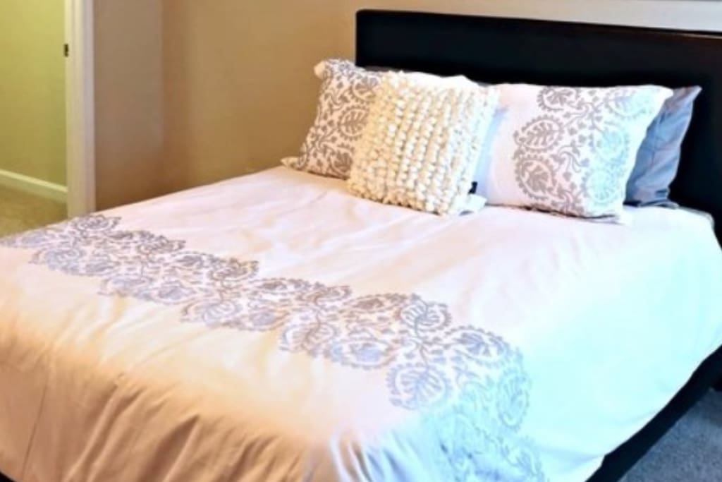 comfy queen size bed