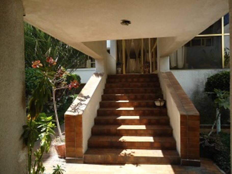 Acceso al interior de la casa.
