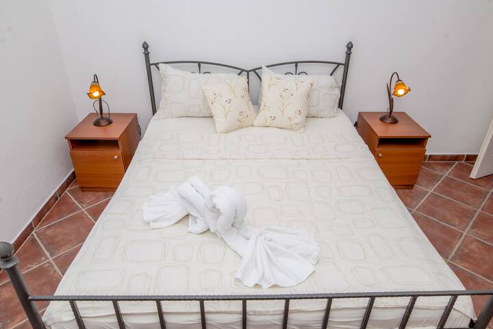 Апартман со овоштарник 