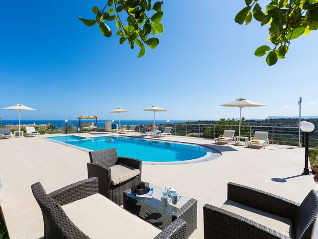 Diamantis Villa, Serene Oasis with SeaViews gallery image 3