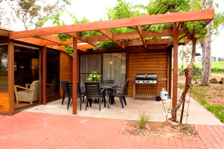 Log Cabin At Woodstock Wine Estate Cabins For Rent In Mclaren