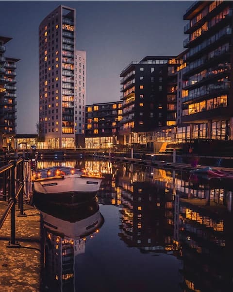 Deluxe City Centre Apt Amazing View& Free Parking!