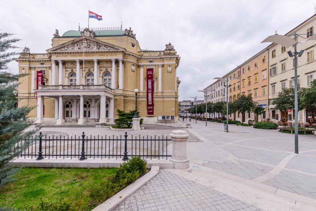 kazalište u susjedstvu