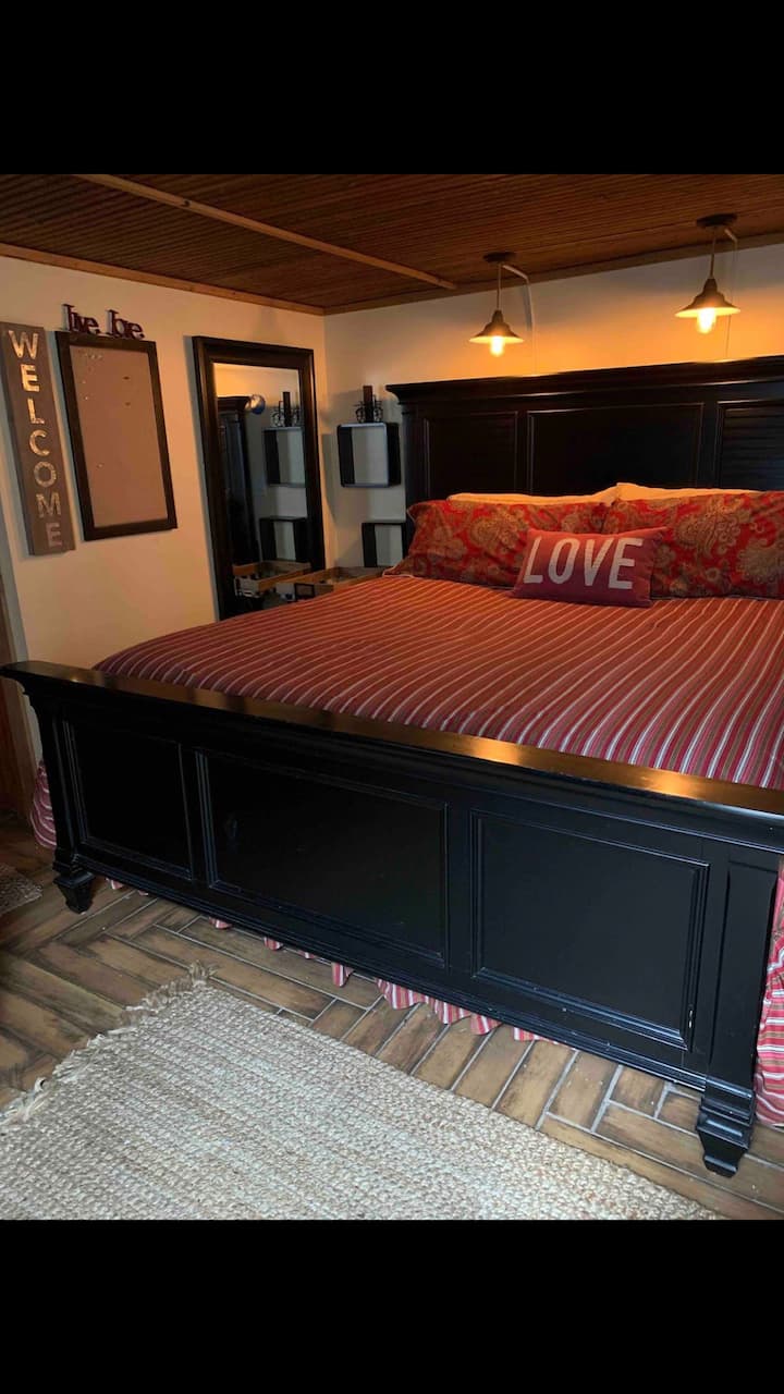 7 Best Airbnb Vacation Rentals In Bowling Green, Ohio Updated 2024 Trip101