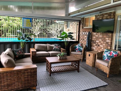 Successful Airbnb property: Pet friendly home with pool and boat parking. in Iluka
