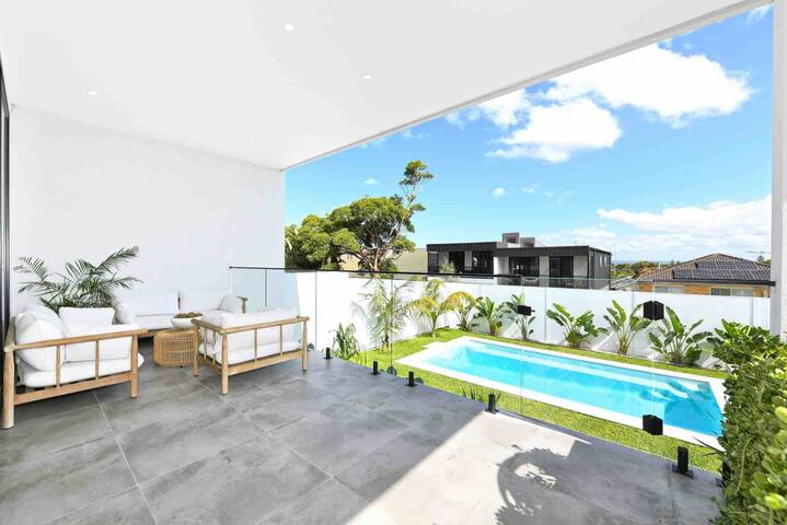 Brand new duplex close to beach gallery image 3