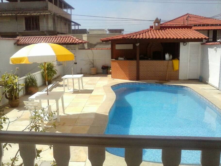 Piscina e espaço gourmet