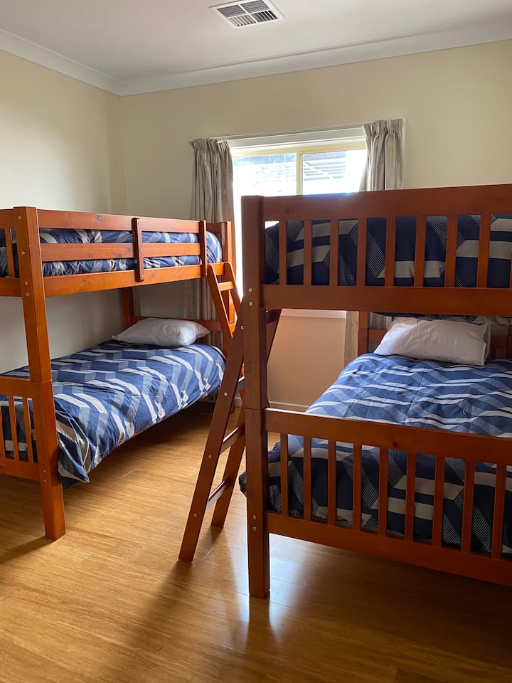 საძინებელი 1