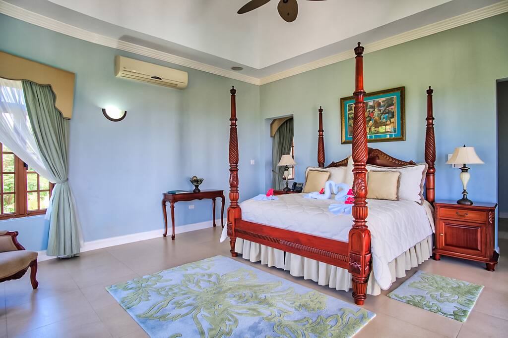 Bedroom 11 - Manchester Master: King size beds, Ensuite bathroom with jetted bathtub and stand-alone shower, Telephone, Cable TV, Sitting area, His and Her walk-in closet, Safe, Hairdryer, Private patio, Ocean view