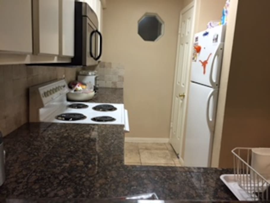 Full kitchen