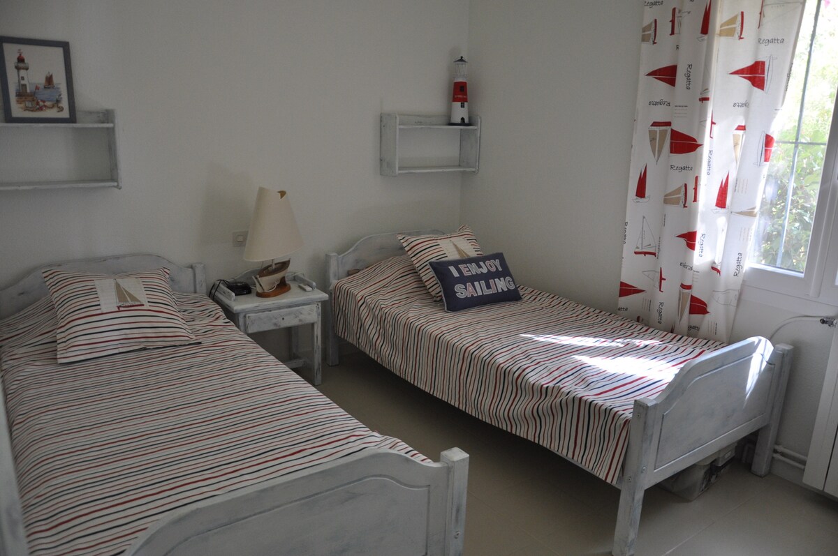 Spavaća soba 3, s 2 kreveta za djecu / 3. spavaća soba s 2 kreveta za jednu osobu za djecu