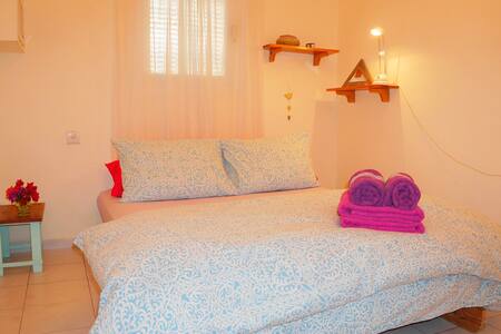 ** A five star with 408 fantastic reviews!!**